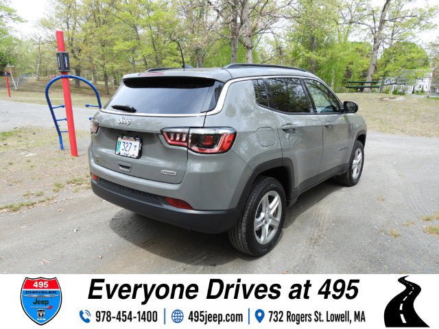 Used 2023 Jeep Compass Latitude AWD/4WD image 5