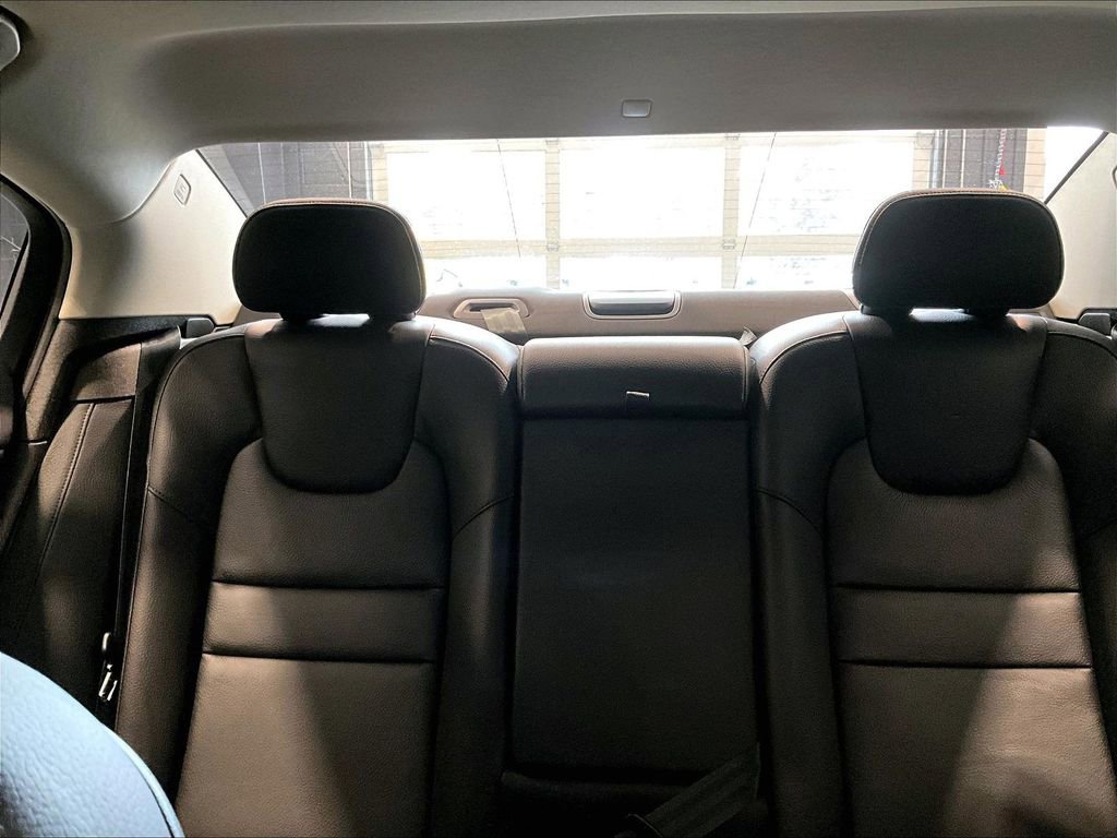 Used 2024 Volvo S60 B5 Ultimate w/ Climate Package image 15