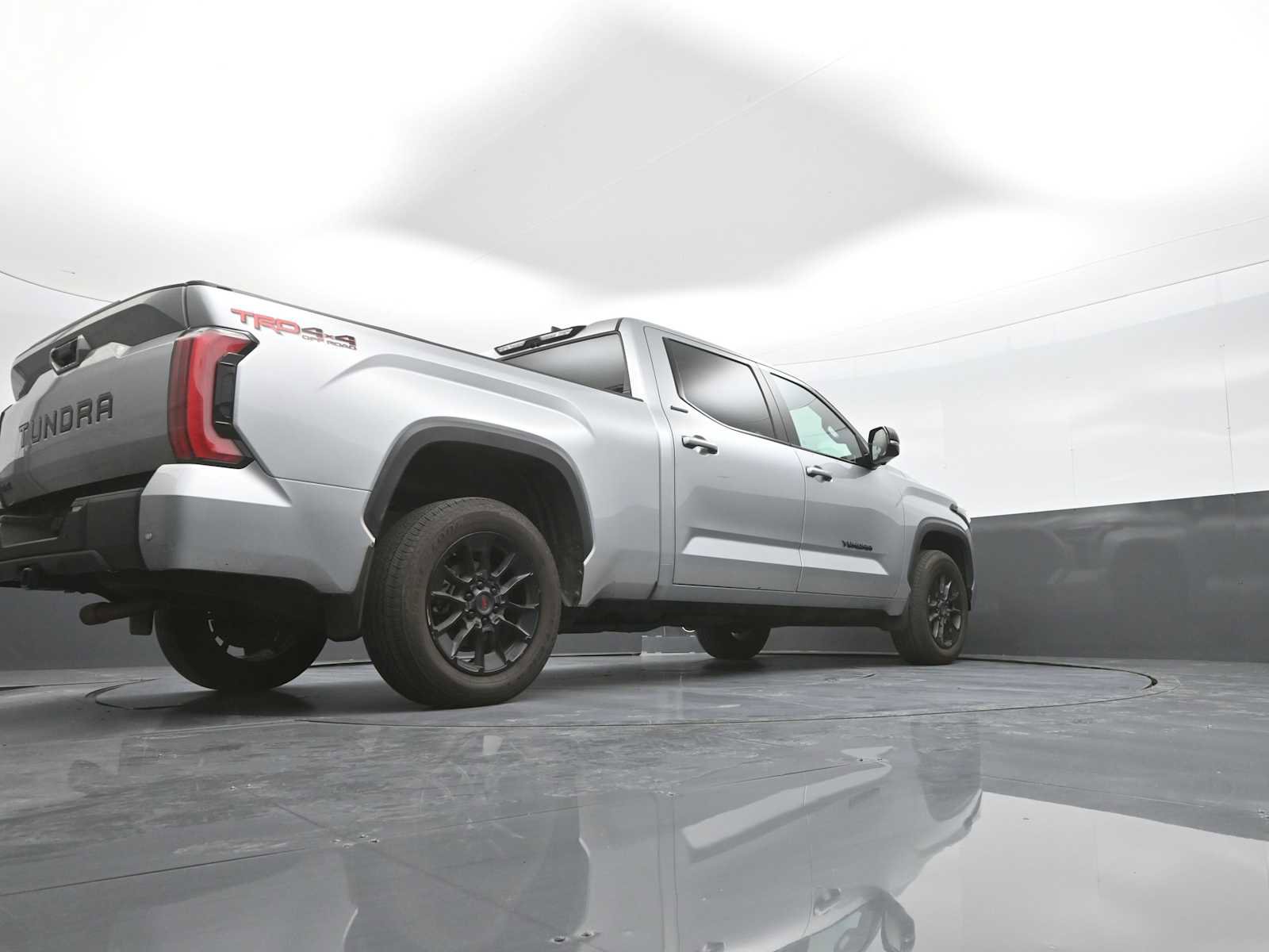 Used 2025 Toyota Tundra Limited w/ TRD Off-Road Package AWD/4WD image 37