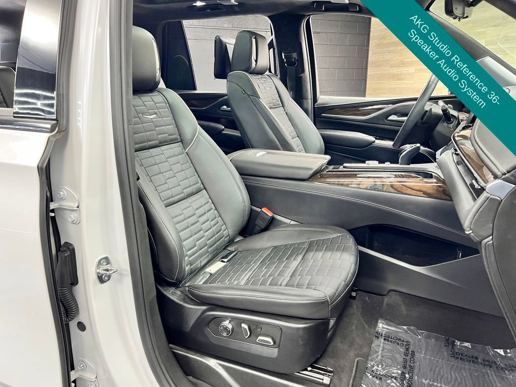 Used 2023 Cadillac Escalade Sport Platinum w/ LPO, ONYX Package AWD/4WD image 8