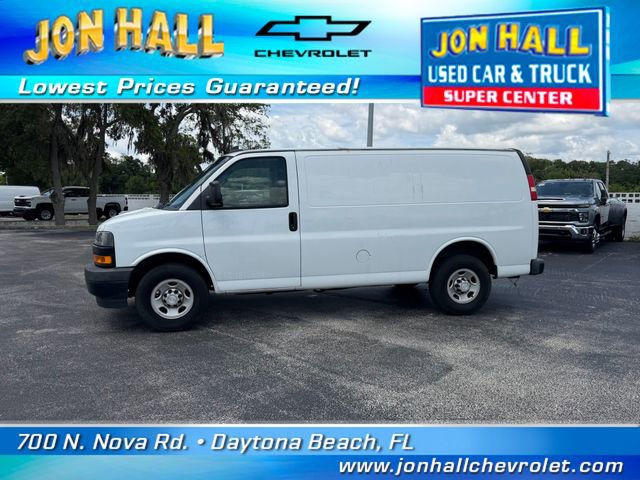 Used 2018 Chevrolet Express 2500 w/ Driver Convenience Package RWD image 4