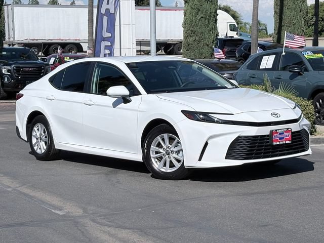 Used 2025 Toyota Camry LE AWD/4WD image 2