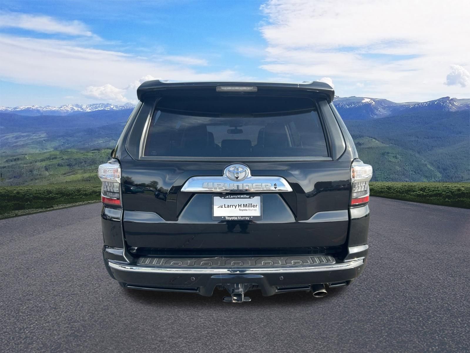 Used 2017 Toyota 4Runner Limited AWD/4WD image 4