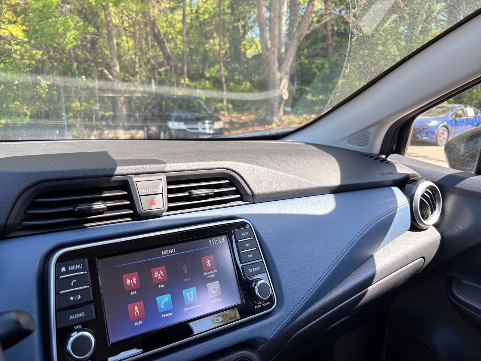 Used 2025 Nissan Versa SV FWD image 35