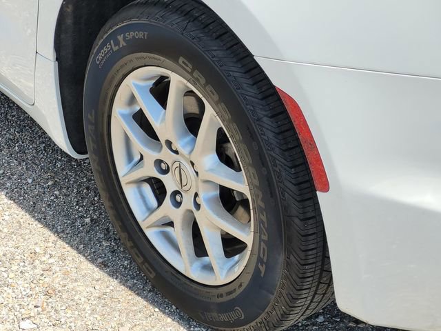 Used 2024 Chrysler Pacifica Touring-L image 8