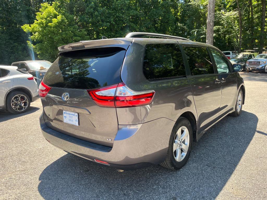 Used 2019 Toyota Sienna LE FWD image 8