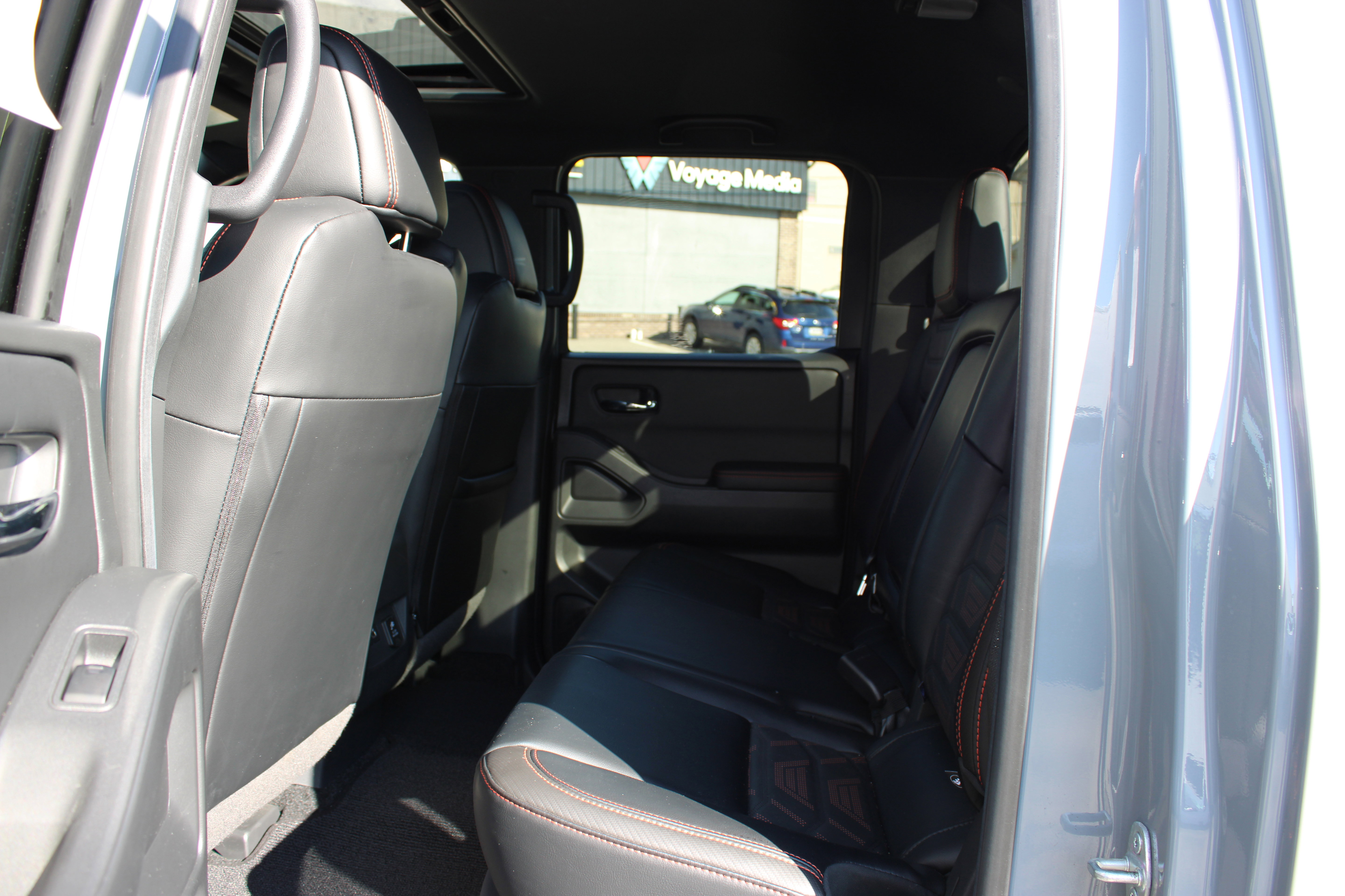 Certified 2025 Nissan Frontier PRO-4X w/ Pro Premium Package image 11