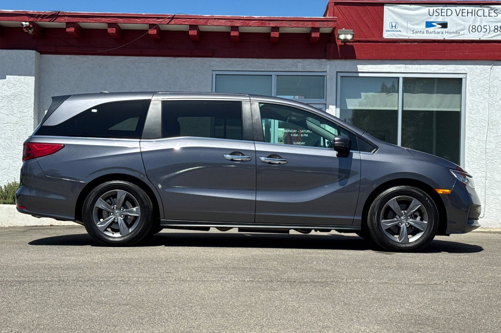 Used 2024 Honda Odyssey EX image 3