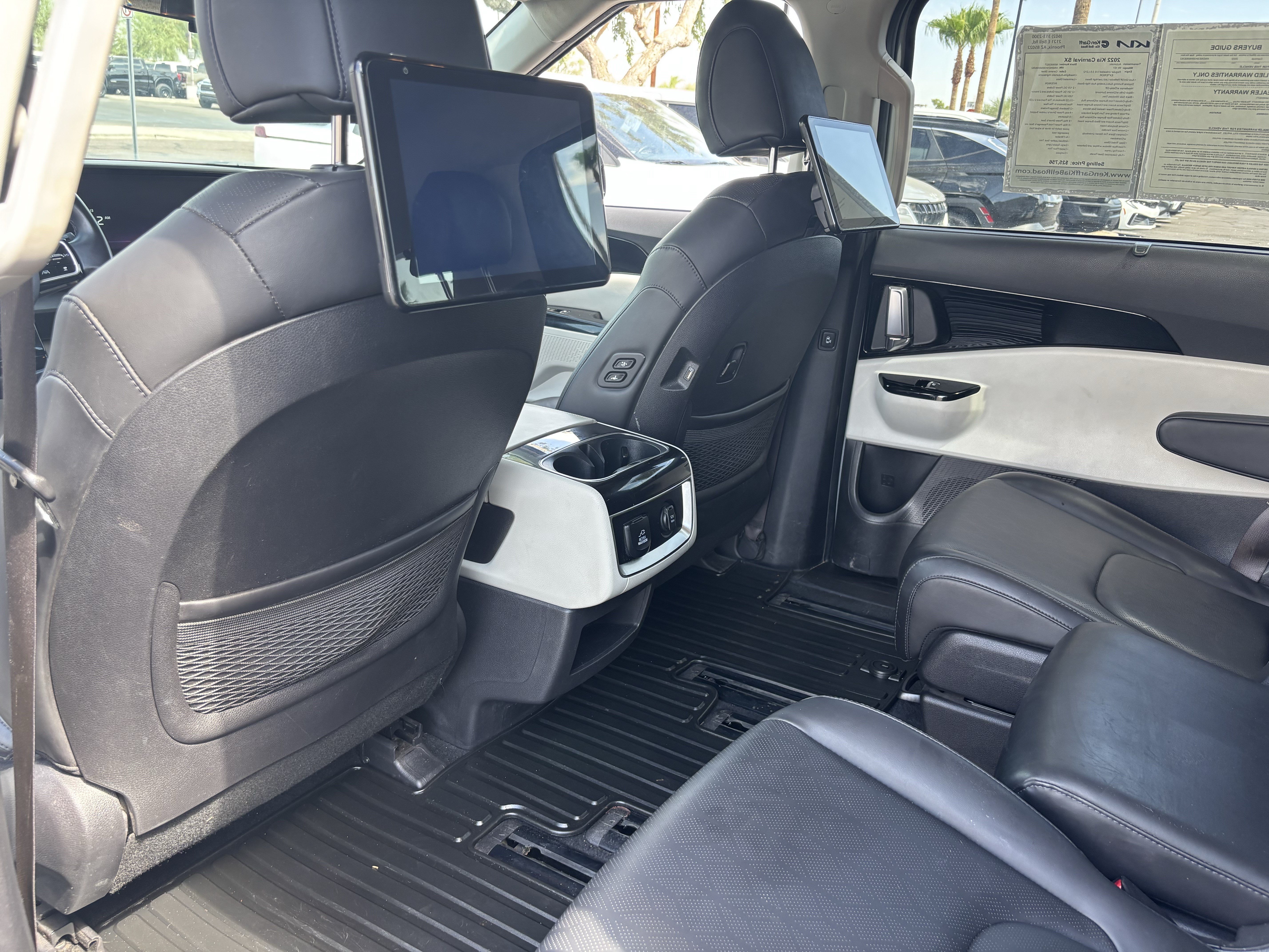 Used 2022 Kia Carnival SX FWD image 18