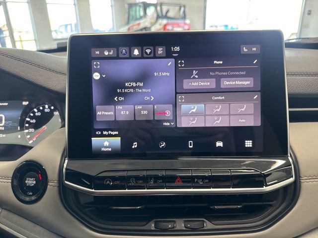 Used 2025 Jeep Compass Limited image 38