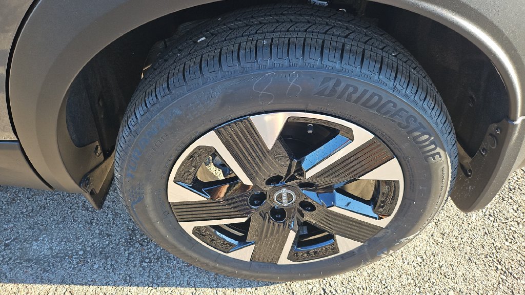 New 2027 Nissan Kicks SV w/ SV Premium Package AWD/4WD image 4