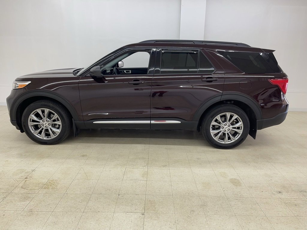 Used 2023 Ford Explorer XLT w/ Equipment Group 202A image 2