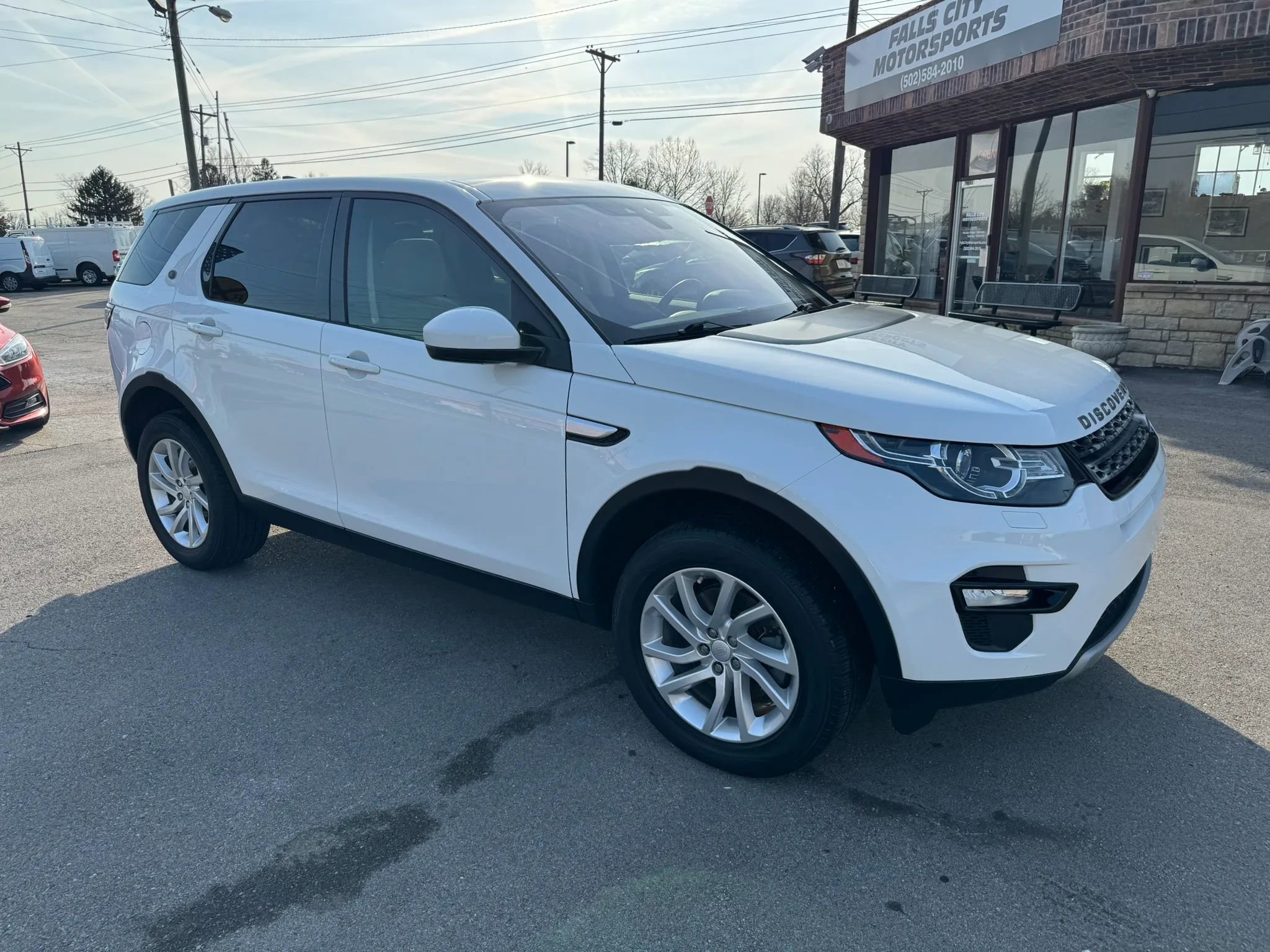 Used 2018 Land Rover Discovery Sport HSE image 21