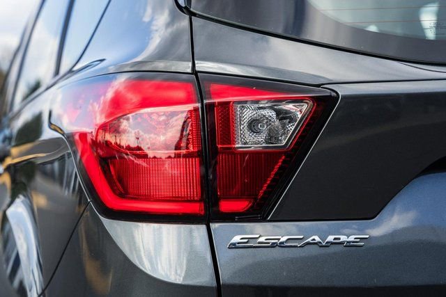 Used 2019 Ford Escape S image 7