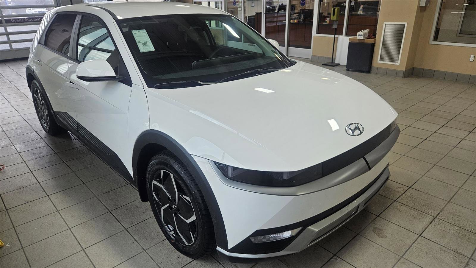 Used 2024 Hyundai Ioniq 5 SEL image 1