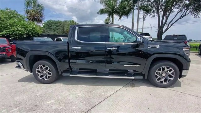 Used 2023 GMC Sierra 1500 SLT w/ SLT Premium Package image 16