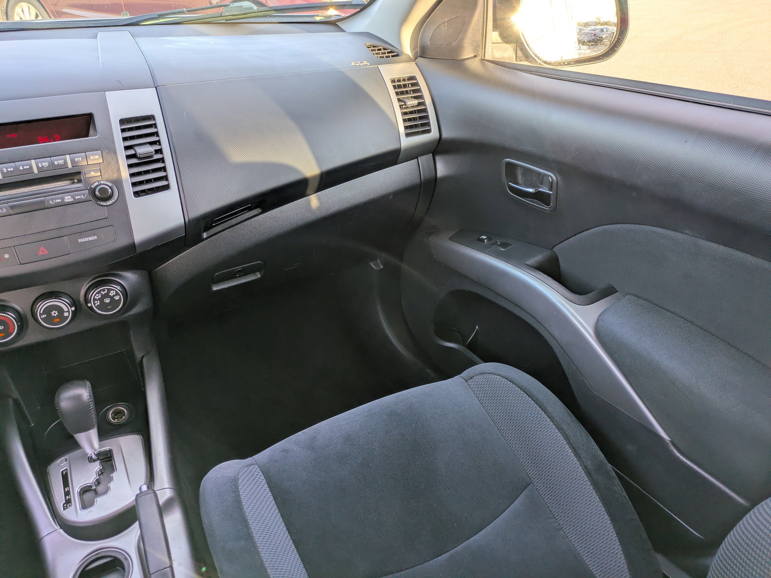 Used 2012 Mitsubishi Outlander ES image 17