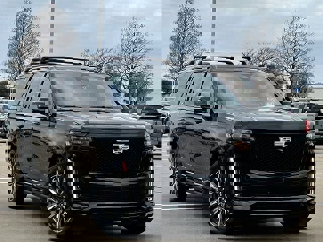Used 2022 Cadillac Escalade ESV Sport Platinum image 2
