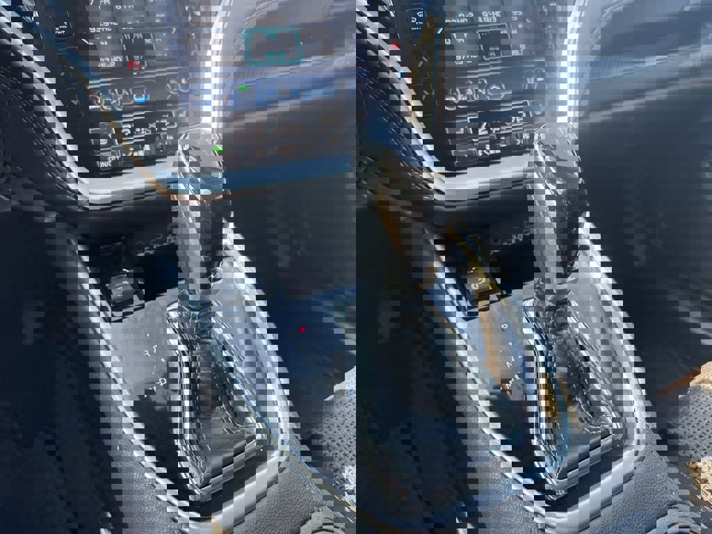 Used 2024 Subaru Outback Premium image 11