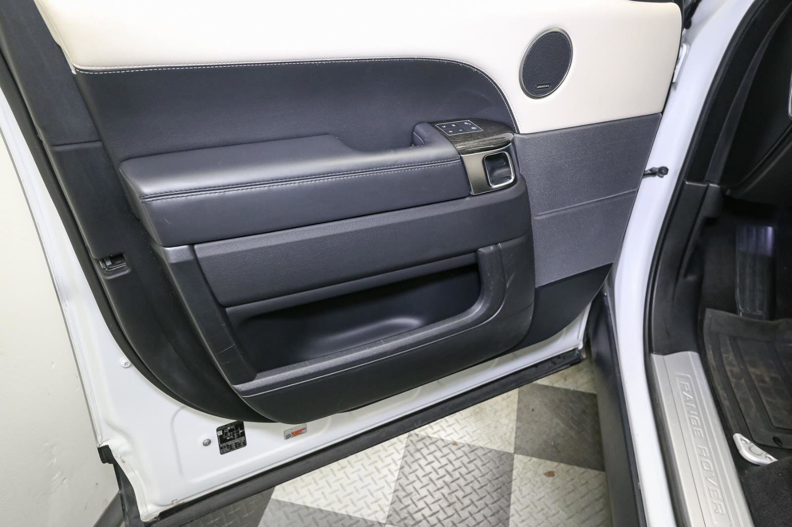 Used 2019 Land Rover Range Rover Sport HSE image 40