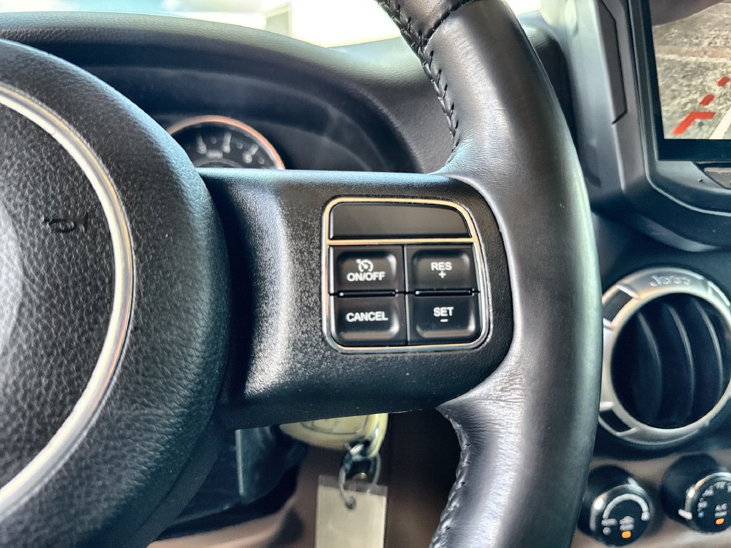Used 2015 Jeep Wrangler Unlimited Sahara w/ Dual Top Group AWD/4WD image 32