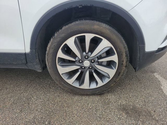 Used 2022 Buick Encore Preferred AWD/4WD image 5