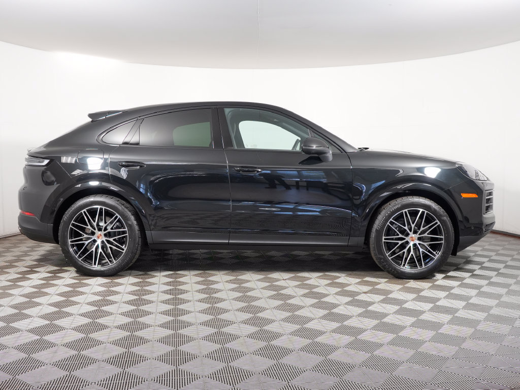 New 2026 Porsche Cayenne Coupe AWD/4WD image 8