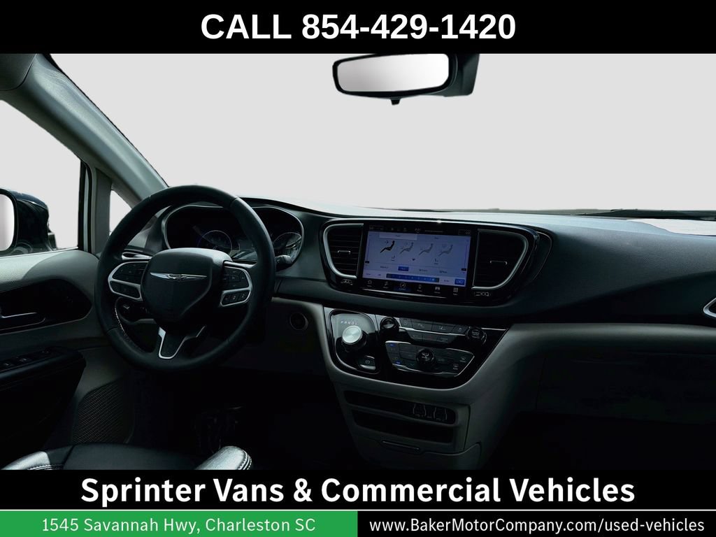 Used 2024 Chrysler Pacifica Touring-L FWD image 25