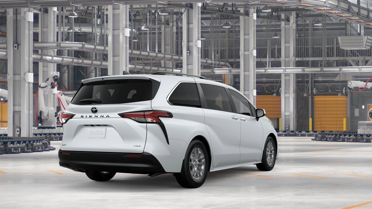 New 2026 Toyota Sienna XLE FWD image 9