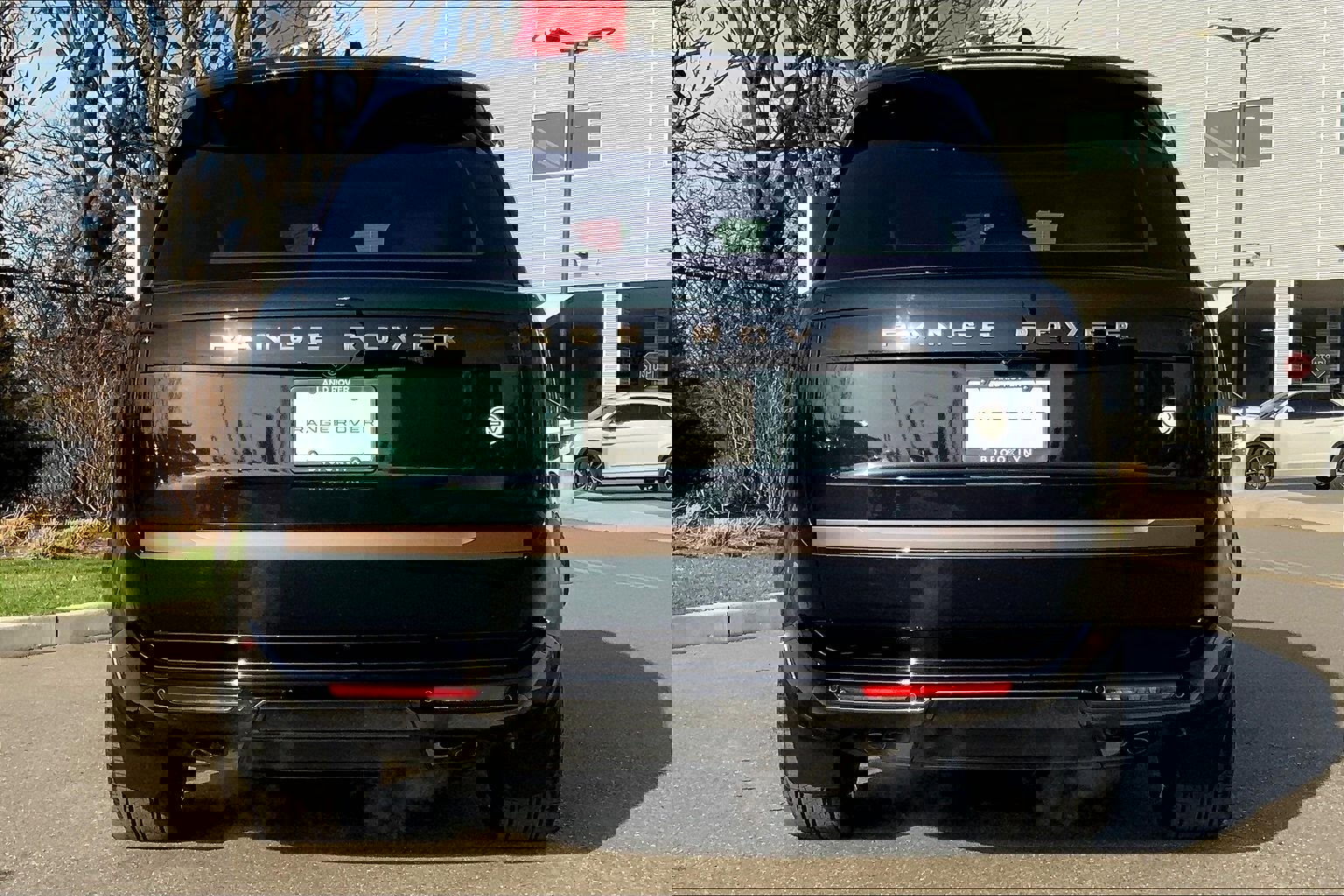 New 2026 Land Rover Range Rover SV image 4