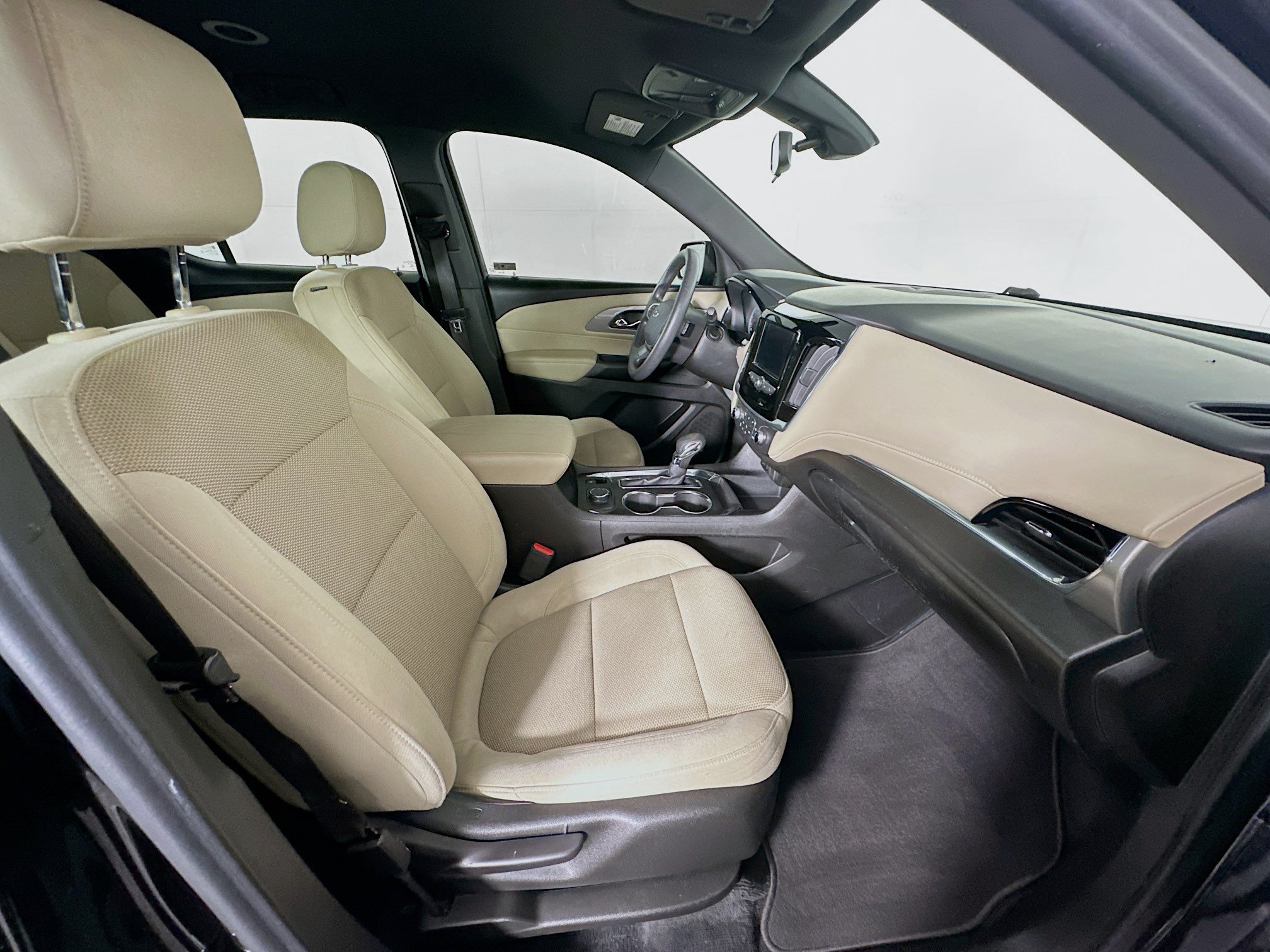 Used 2022 Chevrolet Traverse LS w/ Midnight/Sport Edition FWD image 31
