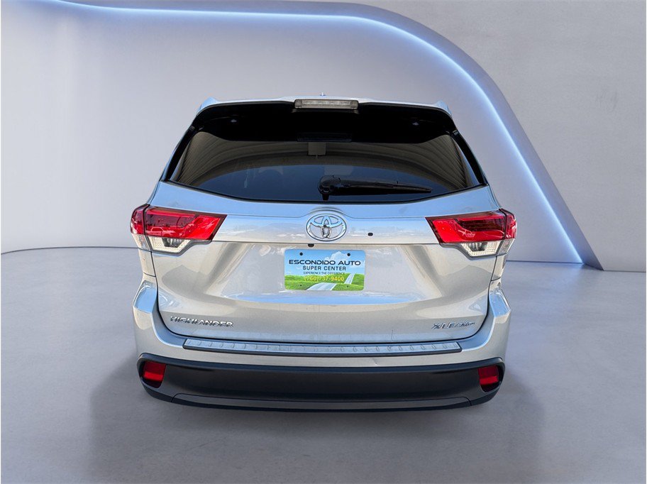 Used 2019 Toyota Highlander XLE AWD/4WD image 5