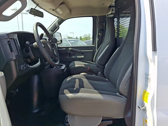 Used 2025 GMC Savana 2500 w/ Driver Convenience Package RWD image 18