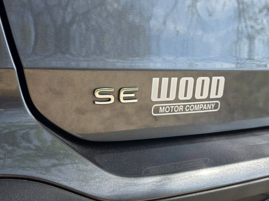 Used 2024 Volkswagen Taos SE image 6