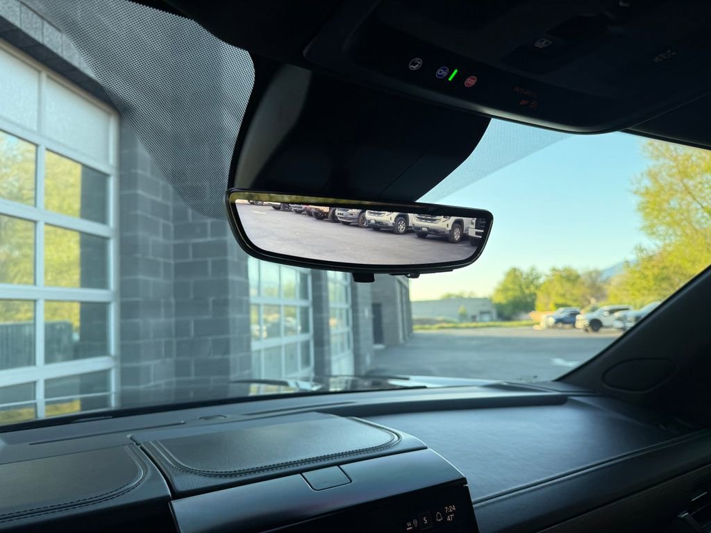 Used 2025 GMC Yukon Denali Ultimate AWD/4WD image 46