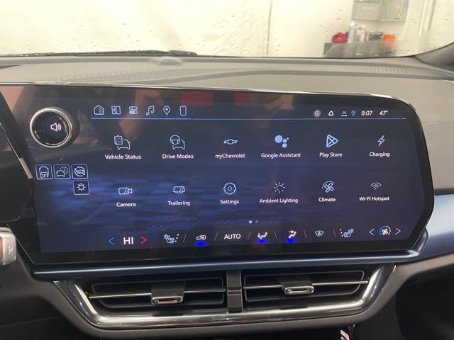 New 2026 Chevrolet Equinox EV LT image 3