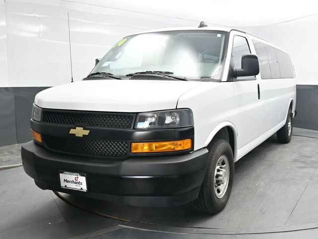 Used 2024 Chevrolet Express 3500 LS RWD image 2