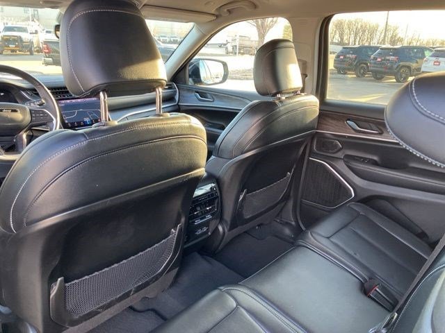 Used 2023 Jeep Grand Cherokee L Limited AWD/4WD image 21