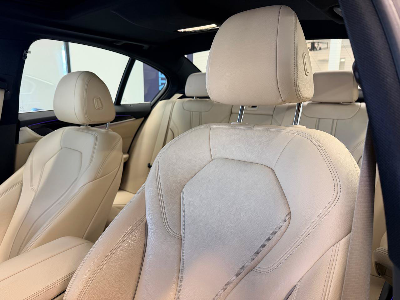 Used 2019 BMW 530i w/ Convenience Package RWD image 21
