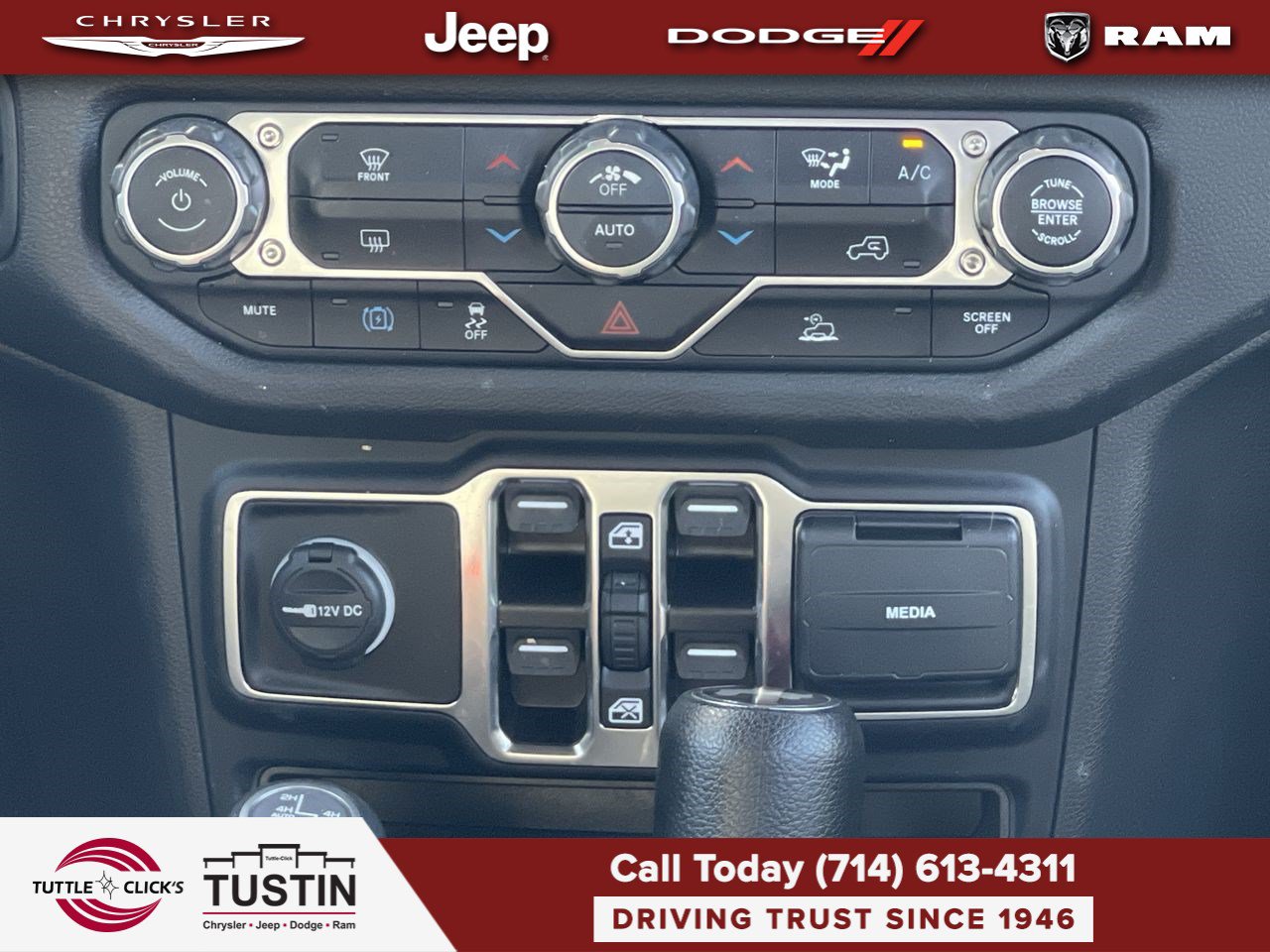 Used 2024 Jeep Wrangler Unlimited AWD/4WD image 13