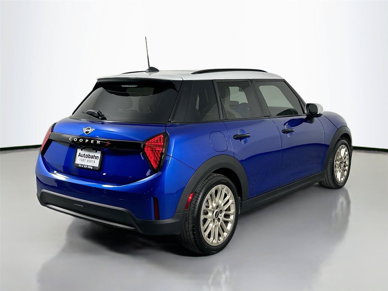 Used 2025 MINI Cooper S FWD image 4