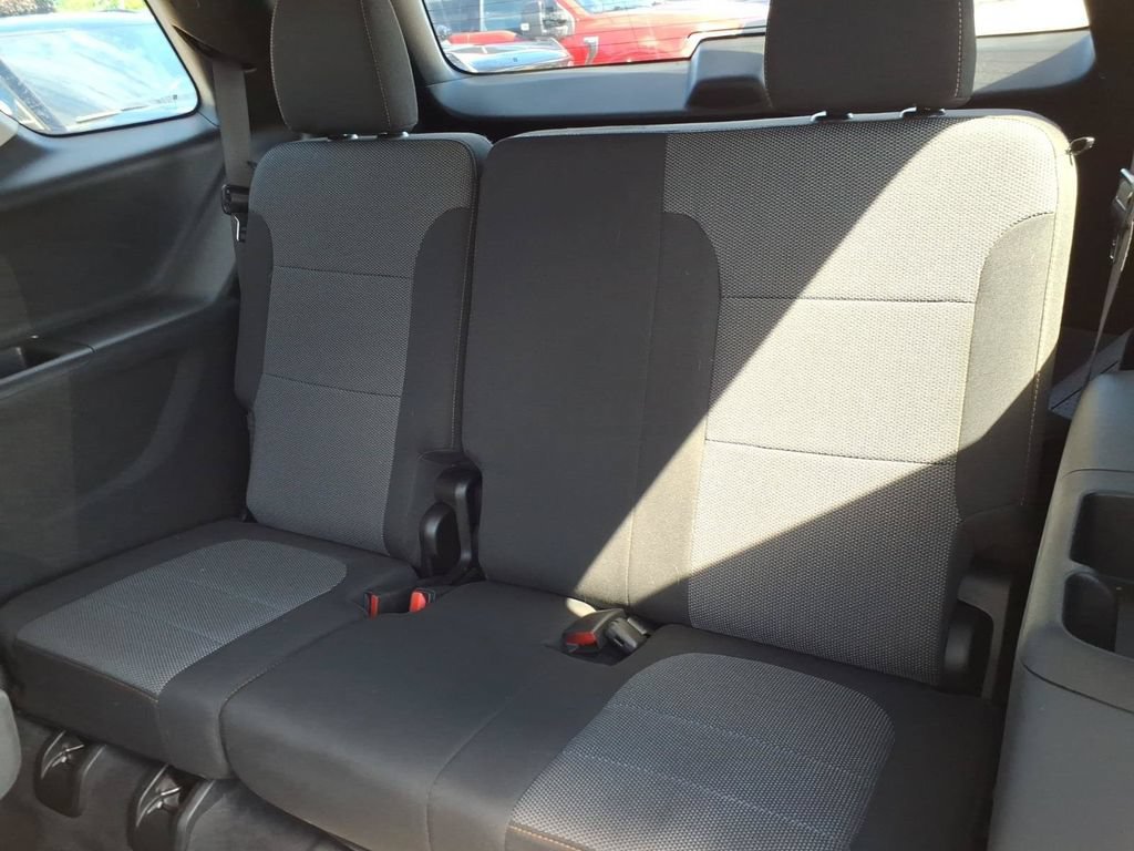 Used 2019 Chevrolet Traverse LT FWD image 12