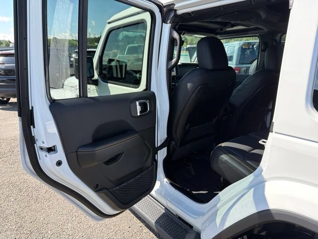 New 2026 Jeep Wrangler Unlimited Sahara AWD/4WD image 10