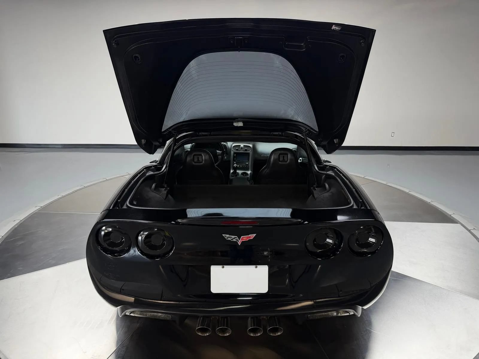 Used 2007 Chevrolet Corvette Coupe w/ Performance Package RWD image 13