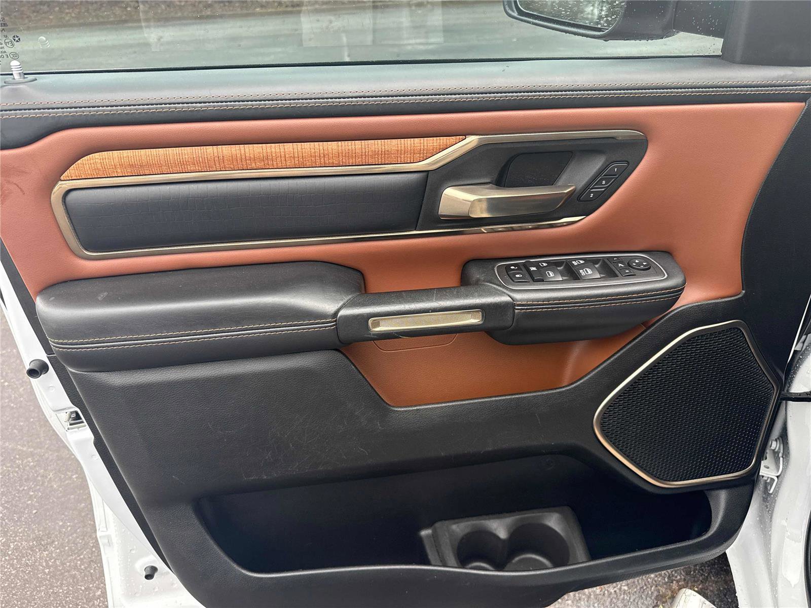 Used 2022 RAM 1500 Limited w/ Body Color Bumper Group AWD/4WD image 9