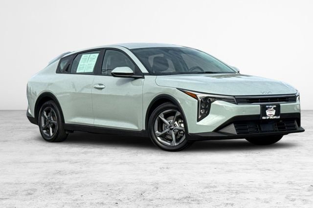 Certified 2025 Kia K4 FWD image 2