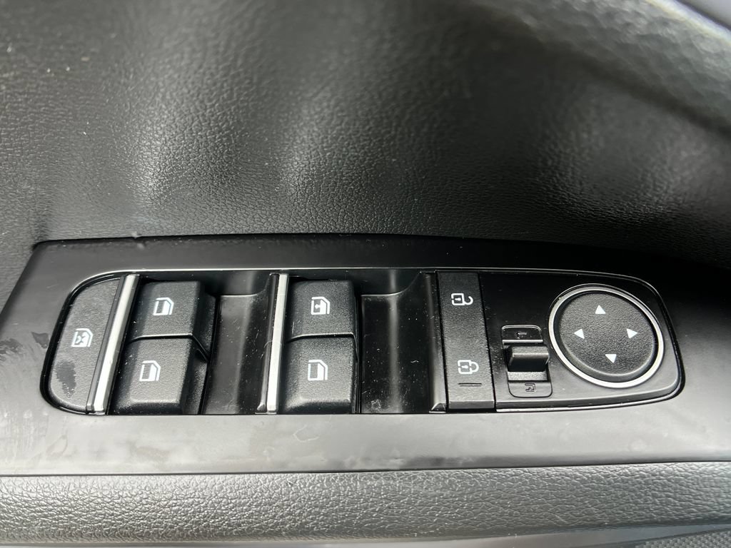 Used 2023 Kia Soul EX FWD image 12