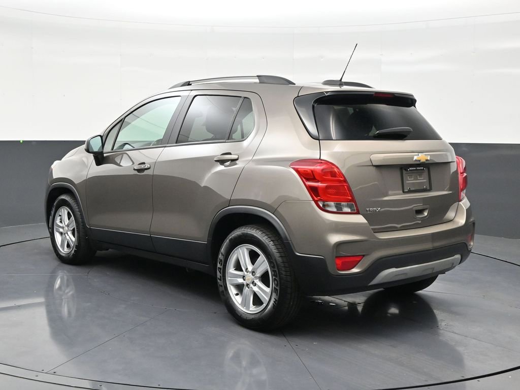 Used 2022 Chevrolet Trax LT w/ LT Convenience Package FWD image 3