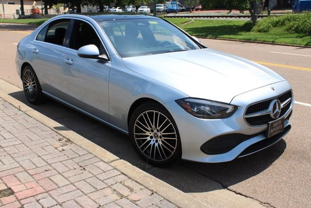 Used 2023 Mercedes-Benz C 300 Sedan image 4