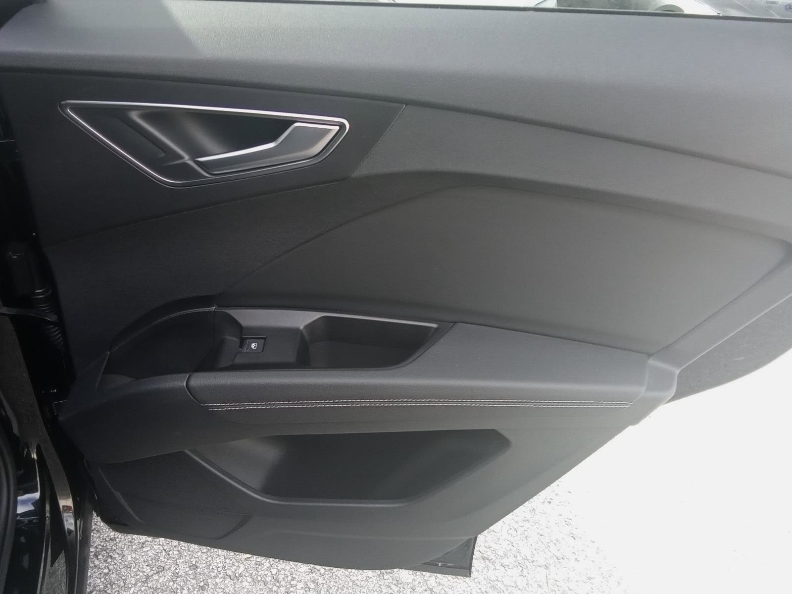 Used 2024 Audi Q4 e-tron Premium Plus w/ Premium Plus image 24